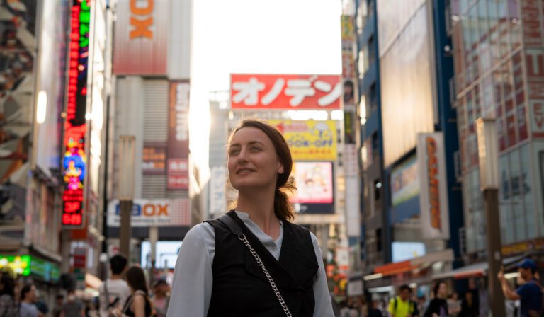 roadtrip door Japan – reizen in Japan – Japans landschap – natuur in Japan – cultuur in Japan – traditionele Japanse architectuur – Japanse tempel – streetfood in Japan – Japanse bergen – reizen met de auto in Japan – lokale ervaringen Japan – authentiek Japan – verborgen plekken Japan – Japanse stad – landelijke Japan – Japan in de herfst – Japan in de lente – avontuurlijke reis Japan – uitzicht in Japan – Japan Nomads reis