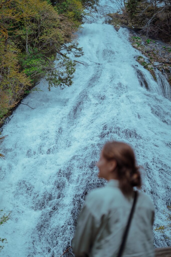 roadtrip door Japan – reizen in Japan – Japans landschap – natuur in Japan – cultuur in Japan – traditionele Japanse architectuur – Japanse tempel – streetfood in Japan – Japanse bergen – reizen met de auto in Japan – lokale ervaringen Japan – authentiek Japan – verborgen plekken Japan – Japanse stad – landelijke Japan – Japan in de herfst – Japan in de lente – avontuurlijke reis Japan – uitzicht in Japan – Japan Nomads reis